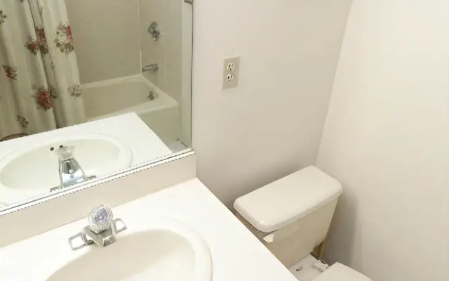 69 Middlecott - 2 Bedroom Condo