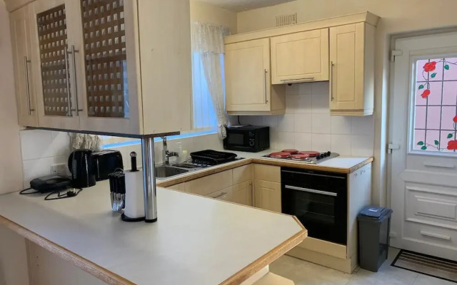 Stunning 3-bed House in Cheadle