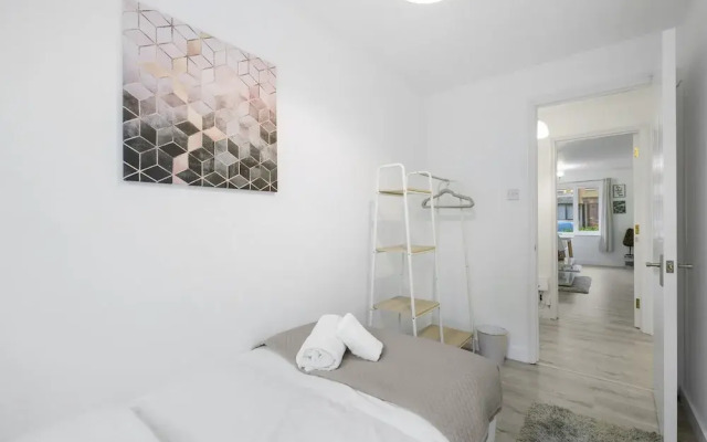 Charming 2 Bed 1Bath Apt -Transom Square