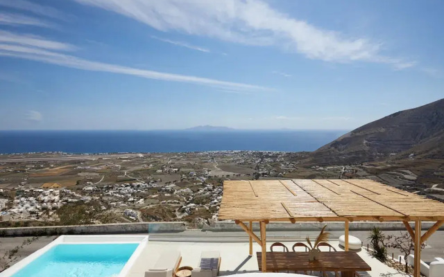 Bluewhite Suites & Villa Santorini