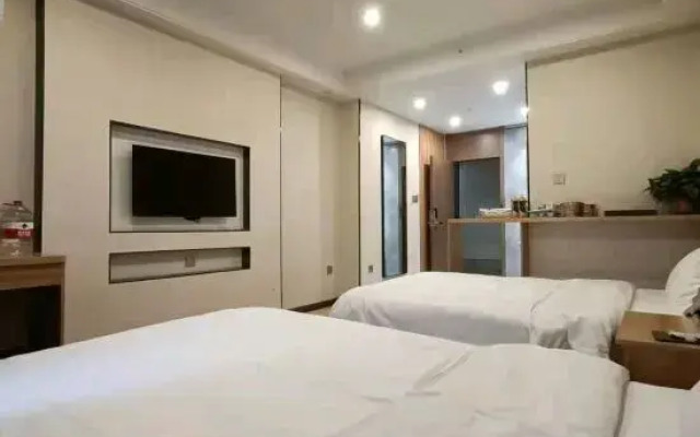 Shanghe Business Hotel (Sheqi Bus Station)