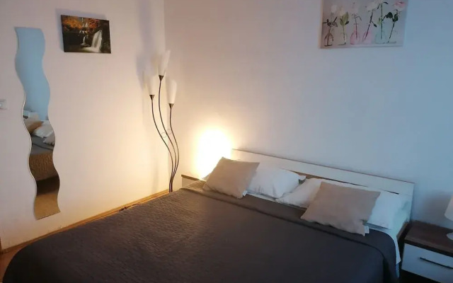 Apartment And Rooms Nevenka