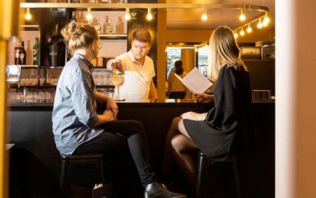 Bloom Hotel & Bar