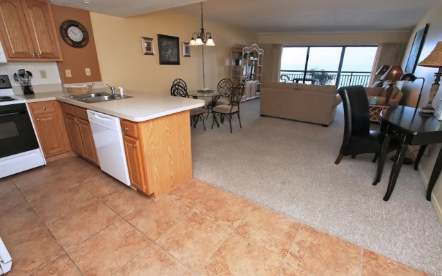 Chateaux 205 Apartment