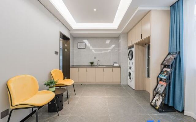 New Century Meitu Hotel (Ningbo Tianyi Square, Gulou Metro Station)