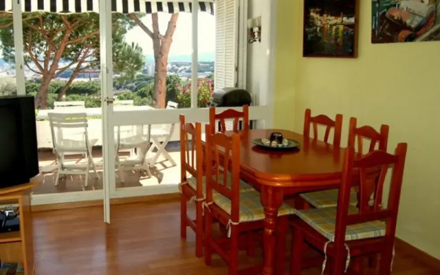 Appartement Avec Piscine A Politur