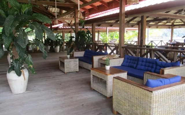 Saracen Bay Resort