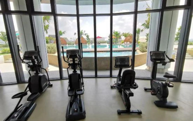 Almas Puteri Harbour by Squarenest