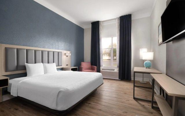 Wingate by Wyndham Savannah Gateway