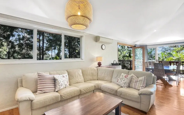 Riverside 3-bed Townhouse With Spacious Deck & BBQ