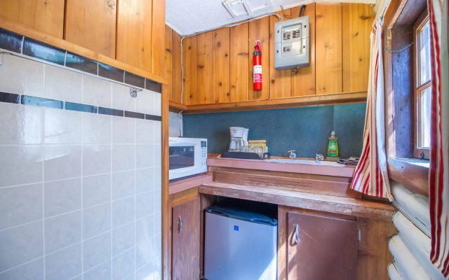 Kootenay Park Lodge