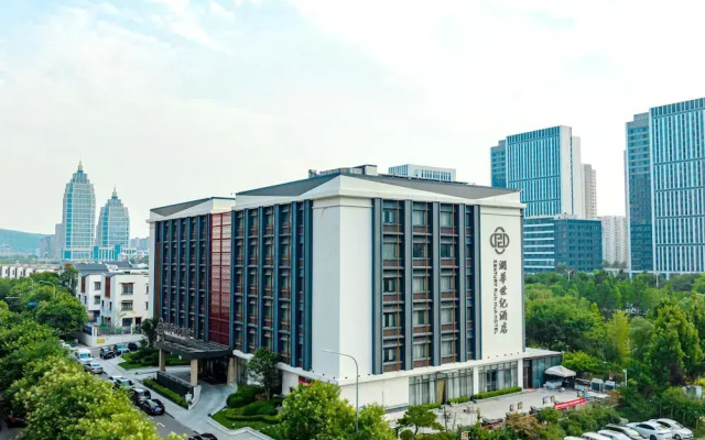Century Runhua Hotel