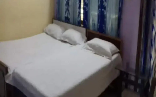 Goroomgo Uma Ganga Guest House Varanasi