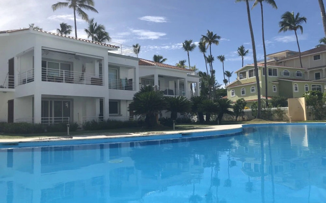 Los Corales Tropical Beach Resort & SPA