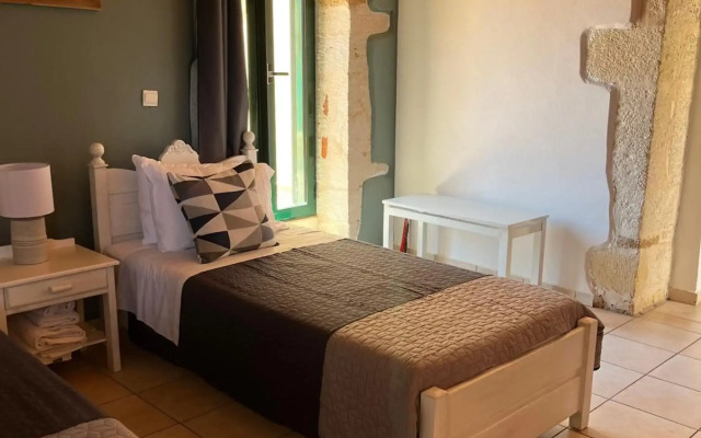 Skandalis Traditional Suites