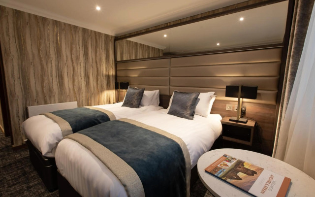 Carlton Hotel