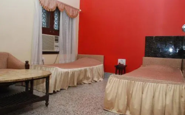 SPOT ON 46886 Hotel Natraj