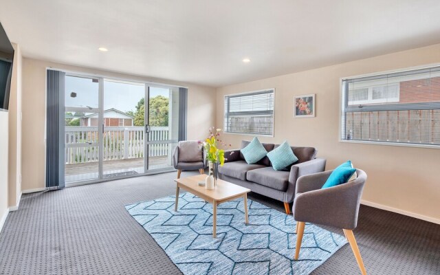 Sunny Three Bedroom Pakuranga Delight