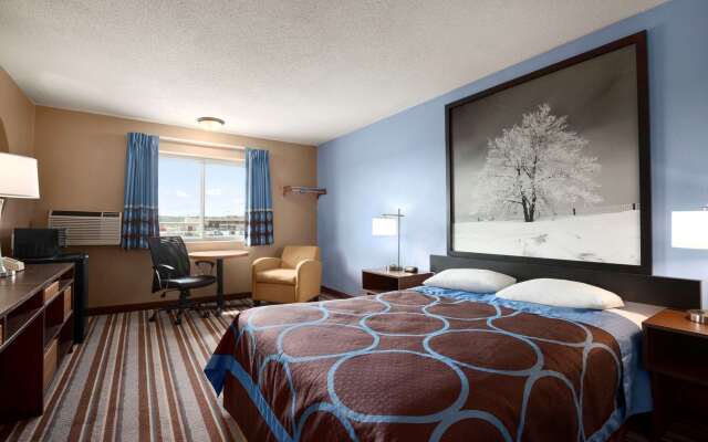 Super 8 by Wyndham Council Bluffs IA Omaha NE Area