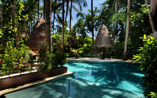 Kupu Kupu Jimbaran Beach Club & Spa by Loccitane
