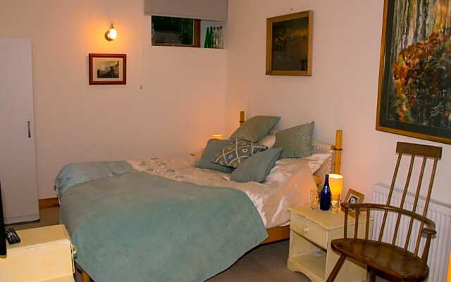 James John Hamilton House and backpacker hostel