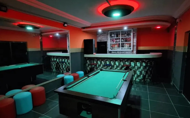 Room in Guest Room - Standard Double Bed in Royal Blue Guest House and Bar