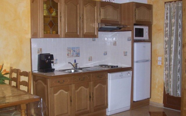 Cozy Cottage in Vaires-sur-marne With Garden