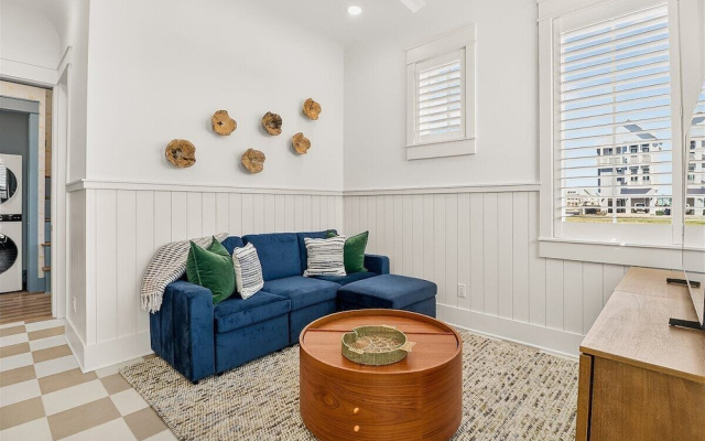 Hub House 332 COA