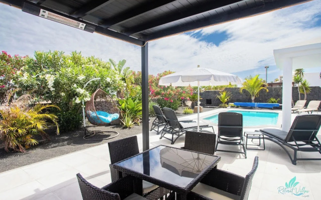 Gorgeous Newly Renovated 4-bedroom Villa!