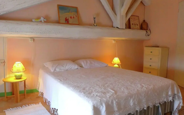 Lovely Holiday Home in Sainte-Valiere with Swimming Pool