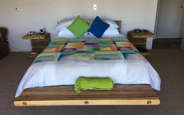 Whangamata Vistas B&B