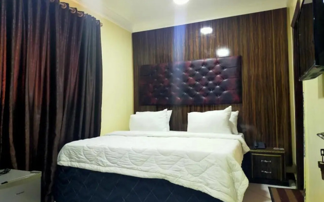 Pameec Luxury Suites Utako