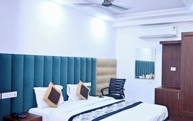 Hotel Golden By Admire Stay