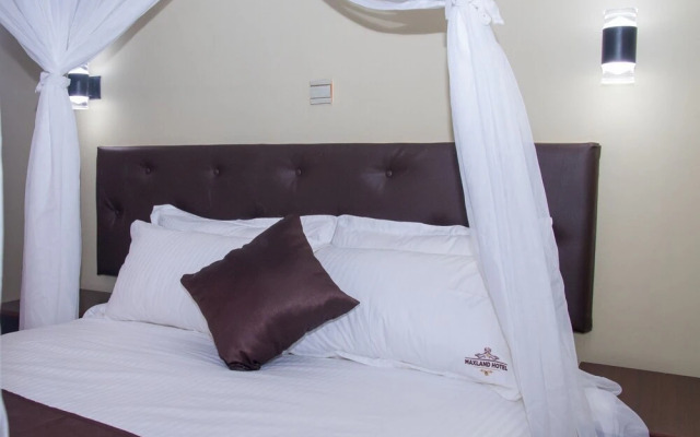 Maxland Hotel Juja