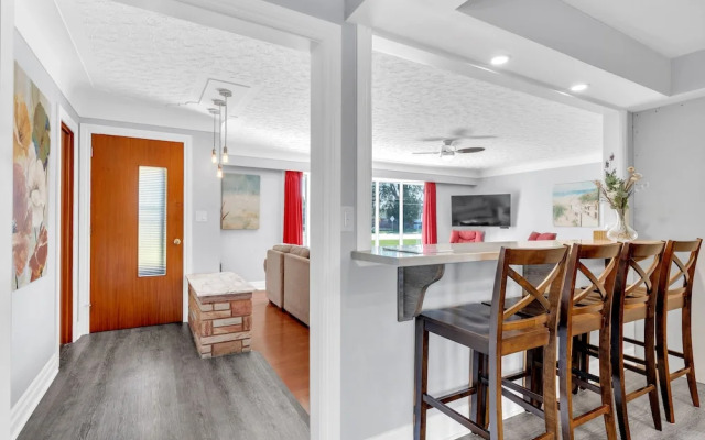 Park Bungalow #4 - Seacliff Beach Suites