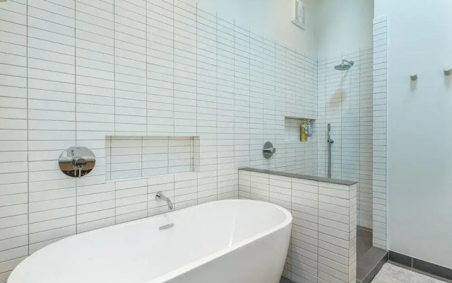 Haena Place 3 Bedroom Home by RedAwning