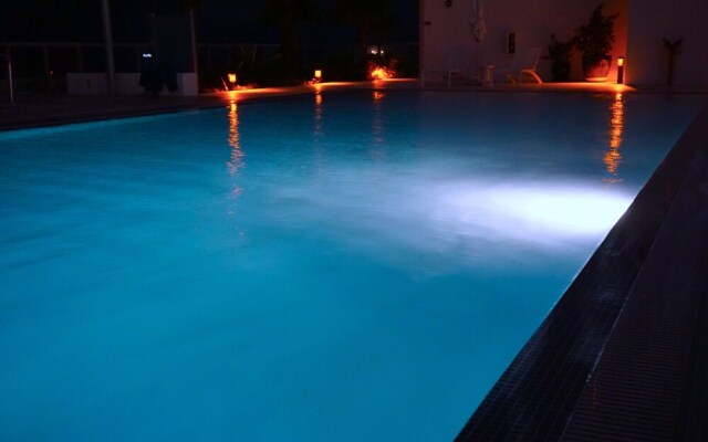 Heaven on Nashville Furnished Apartments