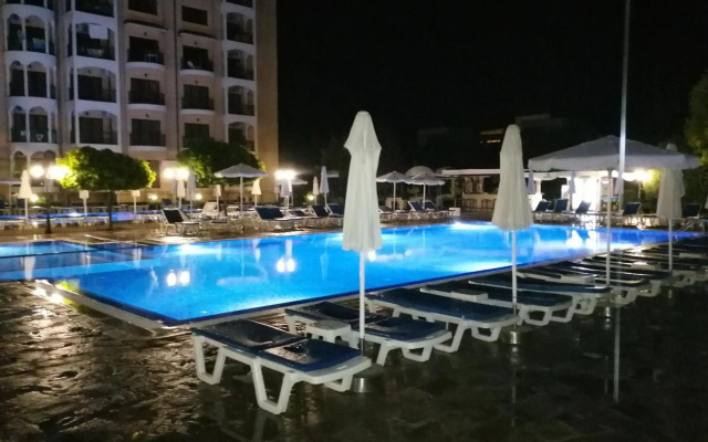 Apart-Hotel "Bendita-Mare"