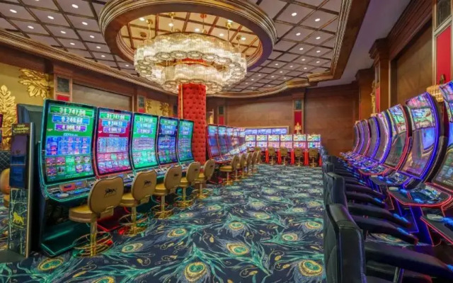 Les Ambassadeurs Marina Hotel & Casino