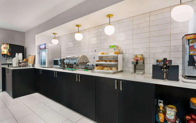 La Quinta Inn & Suites by Wyndham Hesperia Victorville