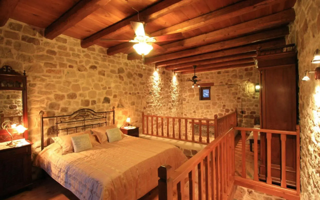 Lithos Traditional Houses