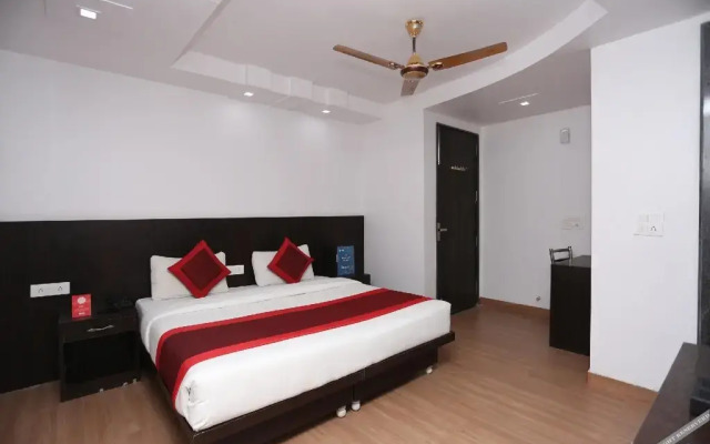 The Curtis By OYO Rooms