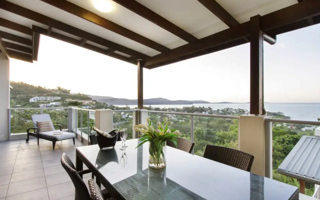 Oscar's View - Airlie Beach