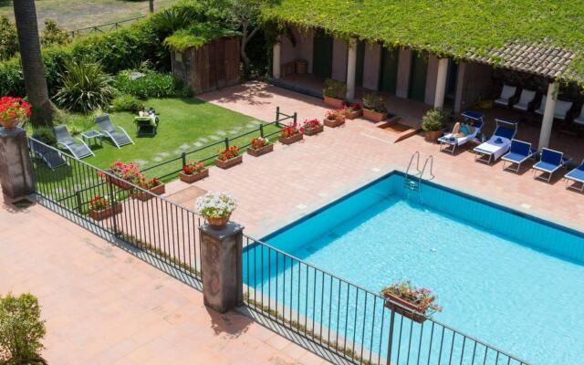 Hotel Etna