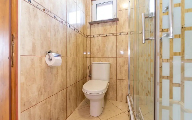 Nice Apartment in Rovanjska / Jasenice With 2 Bedrooms and Wifi