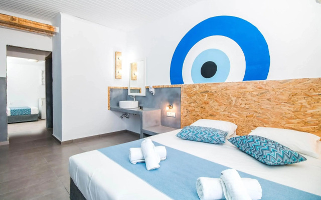 Tinas Plus Hotel