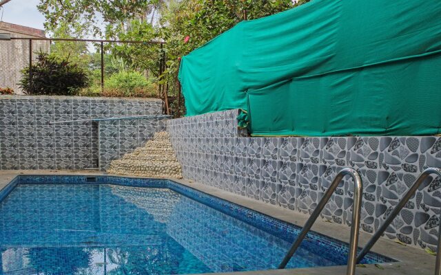 OYO 22692 Flagship Strand Resort