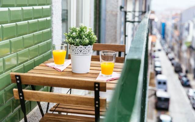 Liiiving - Alma D Oporto