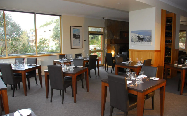 Summit Ridge Alpine Lodge