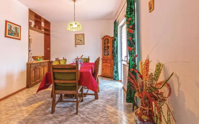 Stunning Home in Pula With Wifi and 5 Bedrooms